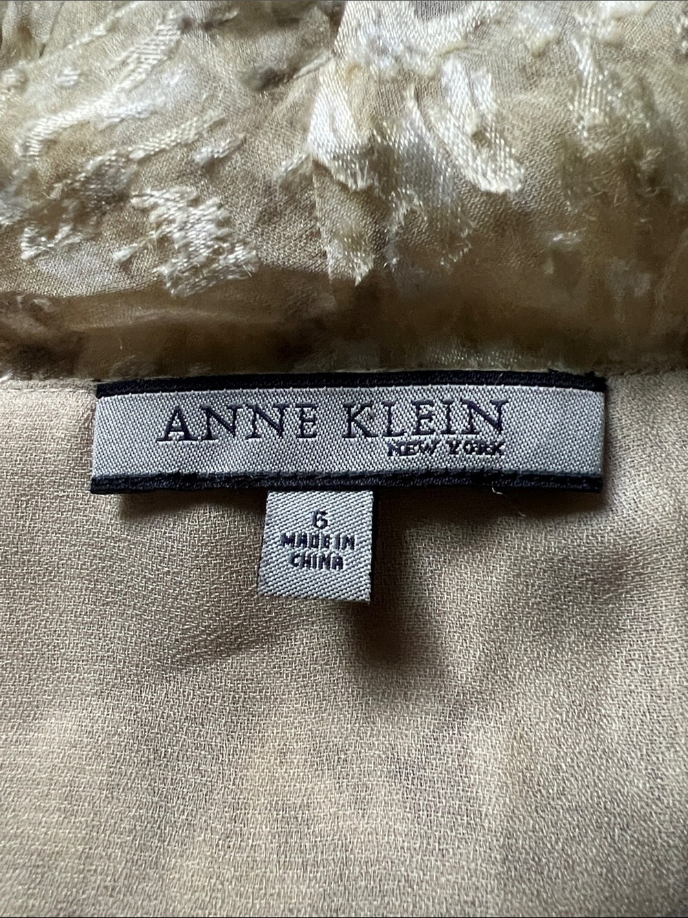 Anne Klein Cream silk Sleeveless Crushed Velvet Button-Front Blouse - Picture 5 of 6